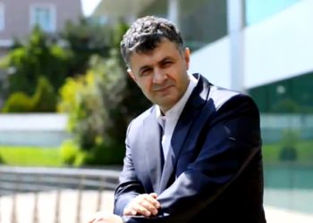 Gazeteci Mehmet Kamış tutuklandı; evinde 3 adet 1 dolar bulunmuştu!