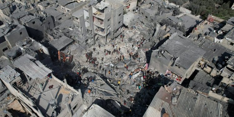 Gazze'deki İsrail saldırılarında ölen Filistinlilerin sayısı 9 bin 770'e yükseldi