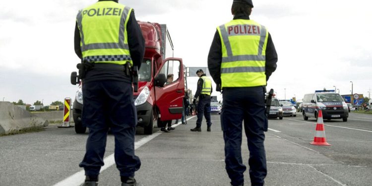 Göçmen krizi: Schengen Bölgesi'nde hangi Avrupa ülkeleri sınır kontrolü uyguluyor?