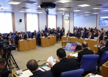 HEDEP’li İrmez: Savaş için yol var, köy için yol yok