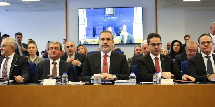 Hakan Fidan’dan kritik ‘Kavala-Demirtaş’ açıklaması: ‘Siyasal tavır alırsan siyasal tavır bulursun’