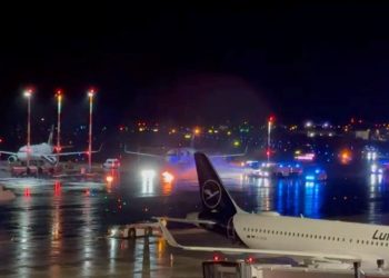 Hamburg Havalimanı'nda rehine krizi: Uçuşlar iptal edildi