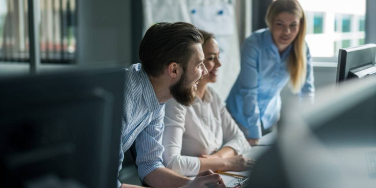 Hayat pahalılığı onları da vurdu: Beyaz yakalılar dışarıda yemek yemiyor, özel araç kullanmıyor