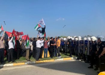İHH organize etmişti; protestocular, Adana’da İncirlik Hava Üssü’ne girmeye çalıştı