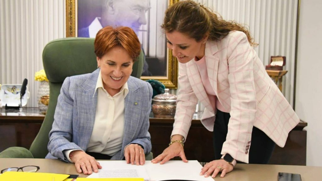 İYİ Parti'de büyük kaos: Akşener'in Özel kalemi Esma Bekar'dan Ümit Dikbayır'a jet yanıt