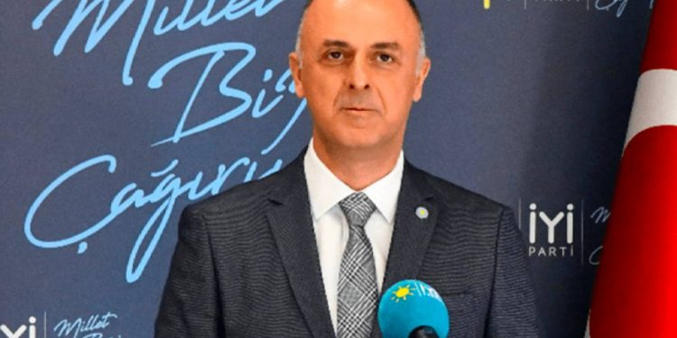 İYİ Parti'de istifa depremi! Ümit Özlale'den 'Bahadır Erdem' yorumu