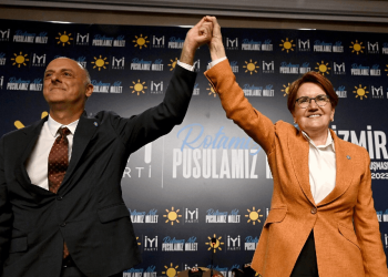 İYİ Partili Özlale partiden istifa edeceği iddialarını yanıtladı: 'Dün Akşener'le konuştuk'