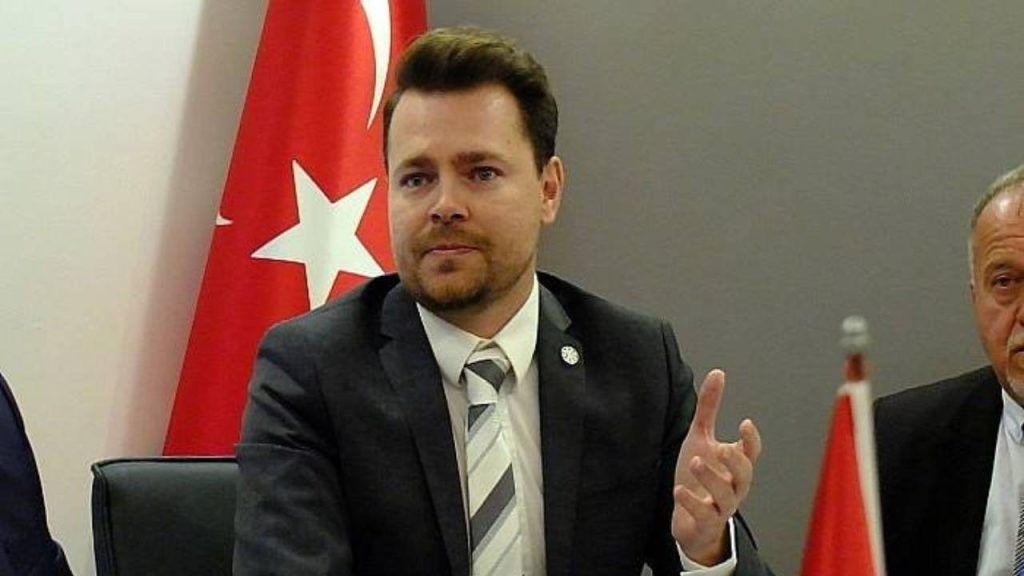 İYİ Parti'nin Çanakkale adayı Burak Kunt oldu