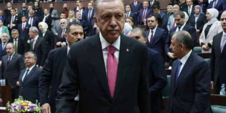 İktidara 'faiz' eleştirisi: "Nas mı değişti yoksa değerleriniz mi?"