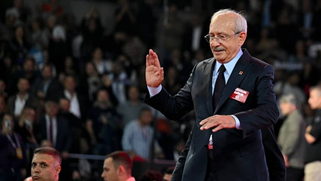 İlk açıklama geldi: Kemal Kılıçdaroğlu genel başkanlığa böyle veda etti