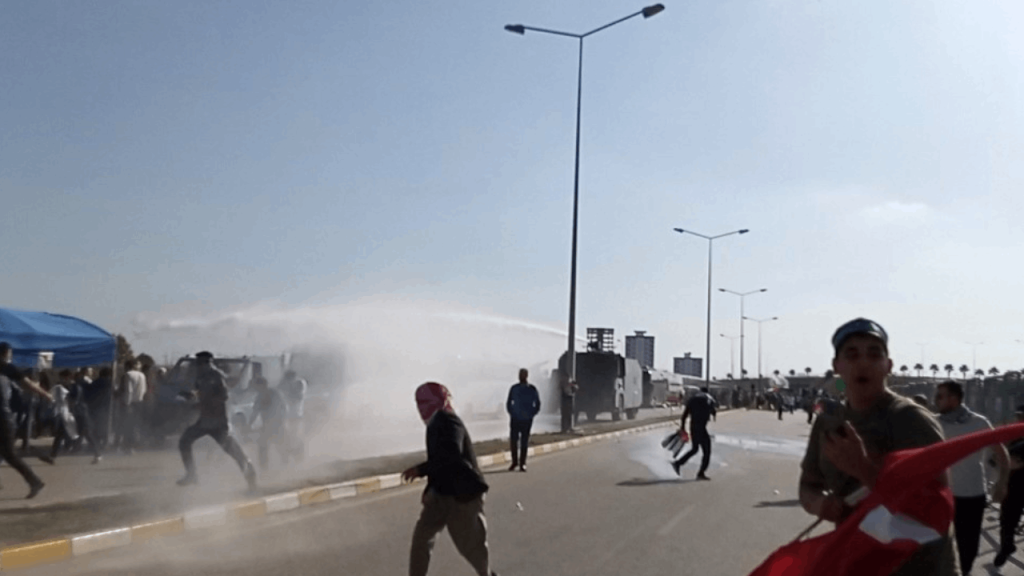 İncirlik Üssü’ne girmeye çalışan gruba polis müdahale etti