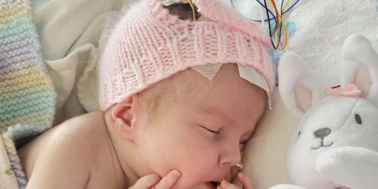 İngiltere mahkemesinin ‘fişi çekilebilir’ dediği bebeğe İtalya'dan vatandaşlık