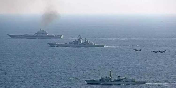 İran ait olduğu düşünülen İHA, İsrail bağlantılı gemiye saldırdı