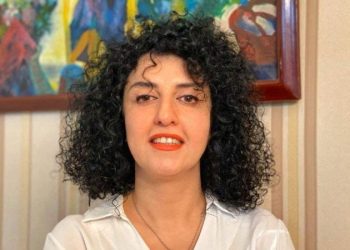 İran’da Nobel ödüllü tutuklu Mohammadi’nin başörtüsünü reddettiği için hastaneye sevkine izin verilmediği açıklandı