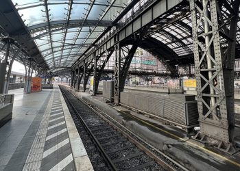 İspanya'da demir yolu şirketi Renfe'nin çalışanları grev kararını iptal etti