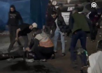 İsrail Gazze'de çocuk hastanesini bombaladı