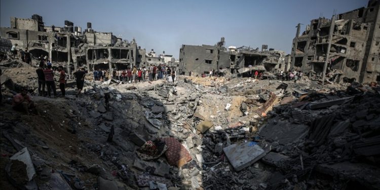 İsrail, Gazze'deki Cebaliye Mülteci Kampı'nda bazı evleri bombaladı