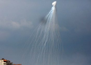 İsrail, Lübnan'a beyaz fosfor bombası ile saldırdı