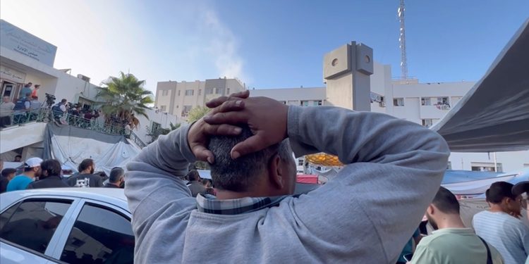İsrail güçleri Gazze’deki Şifa Hastanesinin ameliyathane bölümünü vurdu