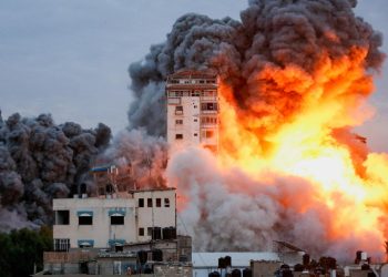 İsrail okul bombaladı: Çok sayıda ölü var