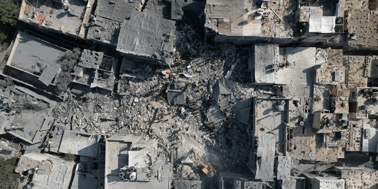 İsrail'in saldırılarında hayatını kaybedenlerin sayısı 10 bini aştı