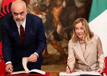 İtalya, Arnavutluk’a göç merkezi kuracak; bunun karşılığında Arnavutluk’un AB’ye girişini destekleyecek