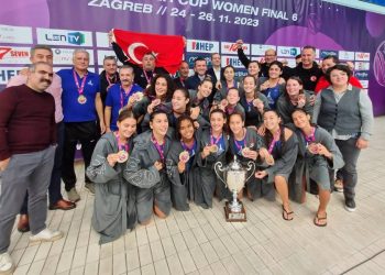 İzmir BB Kadın Sutopu Takımı, şampiyon oldu