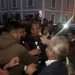 İzmir Barosu önünde LGBTİ+ flamasına 'yasak' müdahalesi