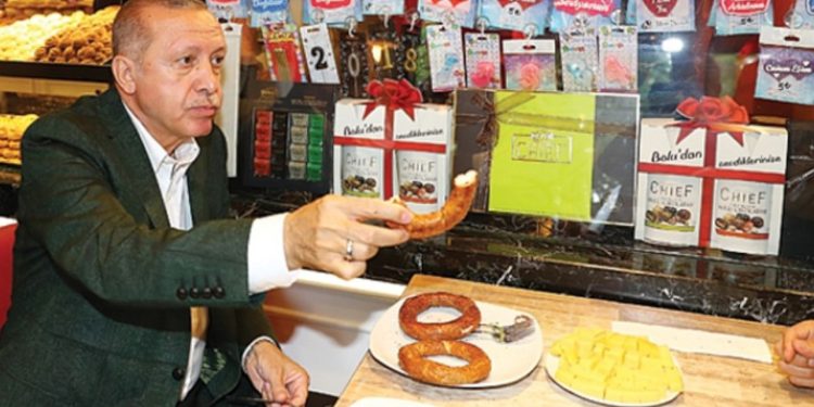 KESK açıkladı: 4 kişilik aile her öğün çay-simit tüketse aylık gideri 7 bin 200 lira