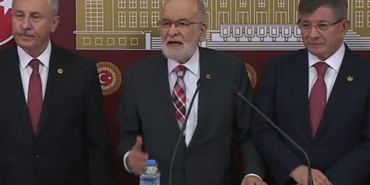 Karamollaoğlu ve Davutoğlu’ndan Yargıtay’ın kararına ortak tepki: ‘Devlet ve hukuk düzenimize yapılan bir darbe var’