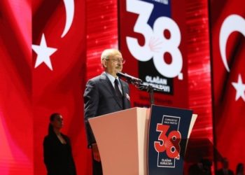 Kılıçdaroğlu: Sırtımdaki hançerlerle seçime girmek zorunda kaldım
