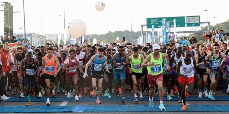 Kıtaları birleştiren İstanbul Maratonu 45. yılında