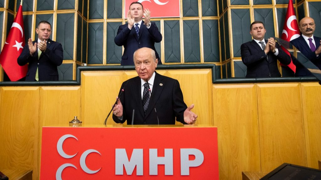 Kulislerden sızdı: Bahçeli'nin 50+1 çıkışı AKP'de nasıl yankılandı?