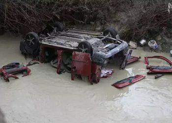 Manisa’da hafif ticari araç Gediz Nehri’ne uçtu: 3 ölü