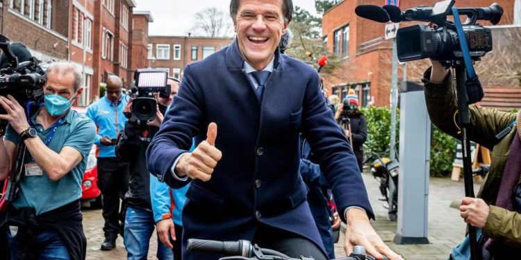 Mark Rutte, NATO genel sekreterliği görevine sıcak bakıyor