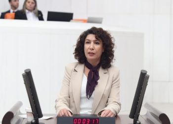 Meclis kürsüsünde kendini ‘ihbar’ etti: 25 Kasım’da her yerdeyiz