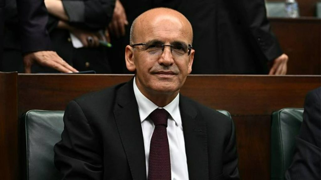 Mehmet Şimşek'ten enflasyon iddiası: 'Bir yıl süre' istedi, 'kontrol altına alacağız' dedi