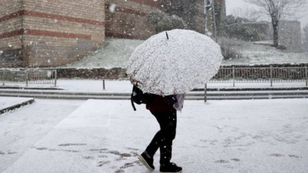 Meteoroloji'den 50 kent için sarı ve turuncu kodlu uyarı! Kar yağışı geliyor