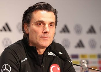 Montella'nın ağabeyi rahatsızlandı, A Milli Takım'ın uçağı Münih'e indi