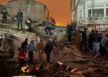 Naci Görür 'ilk kez söylüyorum' diyerek uyardı: '7.4'e kadar çıkabilir'