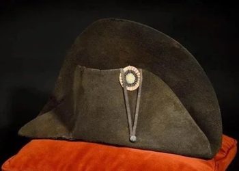 Napolyon’un ünlü şapkası 59 milyon liraya satıldı