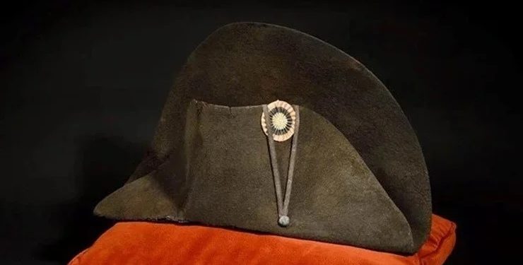 Napolyon’un ünlü şapkası 59 milyon liraya satıldı