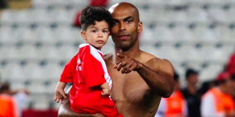 Oğlunun vefatından sonra yeşil sahalara dönen Antalyasporlu Naldo'dan duygusal paylaşım