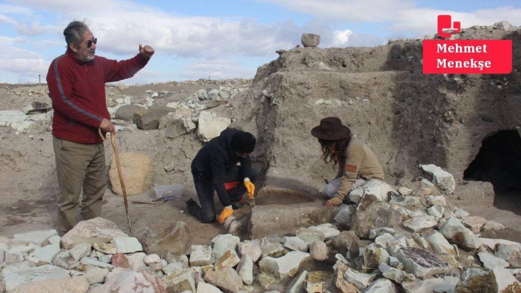 Oluz Höyük'te 2 bin 600 yıllık sunak bulundu: 'Din tarihi ve arkeolojisini sarsacak'