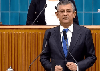 Özel'den iktidar cephesine kayyum tepkisi: "Sizin bu uygulamalarınız yüzünden Kürtler daha az eşittir"