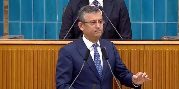Özgür Özel: Erdoğan'ın karşısında bu darbeye direnmeye devam edeceğiz