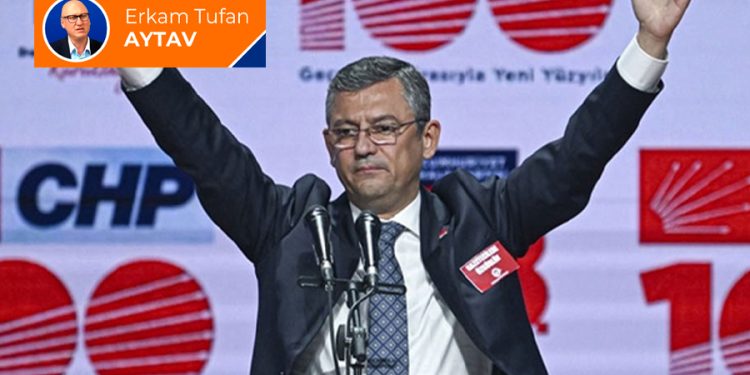 Özgür Özel, ‘muhalefete’ çizilmiş alanın dışına çıkabilecek mi?