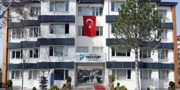 Pasaport skandalıyla gündem olan belediyede sahte meclis kararıyla arsa satışı