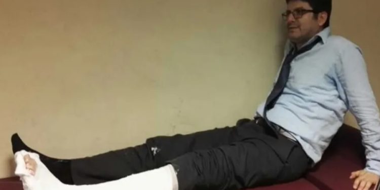 Polislerin ayağını kırdığı avukata tazminat ödenecek; savcı 6 yıldır polislerin kimliğini tespit edemedi!