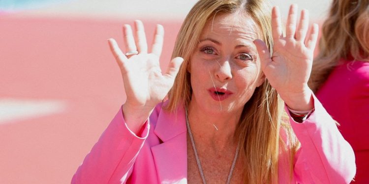 Rus komedyenlere kanıp Ukrayna'yı çekiştiren Meloni'ye tepki yağıyor: 'Küresel çapta rezillik'